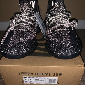 Yeezreel Yeezy 350 shirt black Connoisseur Yeezy Match